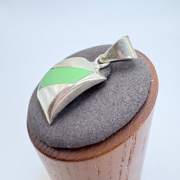 VTG Solid Sterling Silver 925 Green Enamel Curved Pendant Size 1.25" Length - Picture 3 of 9